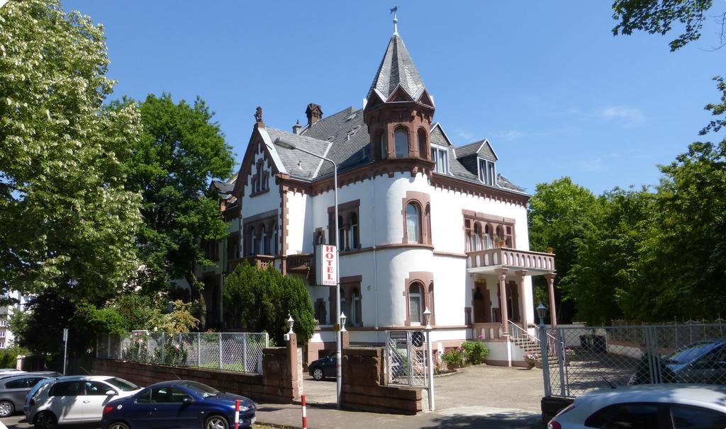 Hotel Am Berg Frankfurt am Main Exteriör bild